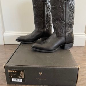 NWT Frye Bruce Pull On Boot size 7 men’s